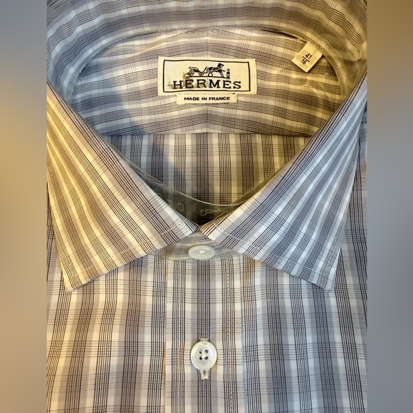 New Hermes Men's Elegant Gray Striped Dress Shirt Size 41/16 New Hermes Men's Elegant Gray Striped Dress Shirt Size 41/16